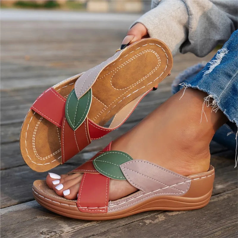 Lina™ - Retro Leaf Slip-On-sandaler